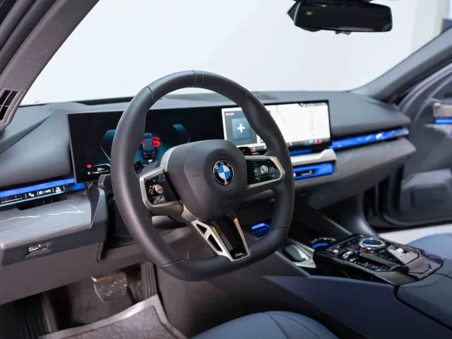 BMW 5 Series — Фото автомобиля 11