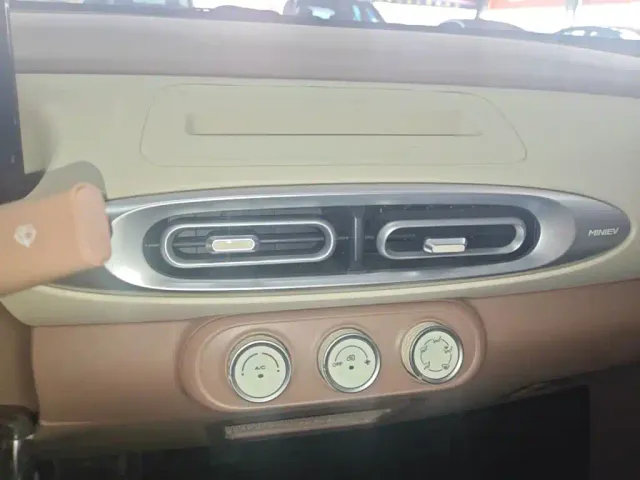 Wuling Hongguang Mini EV — Фото автомобиля 12