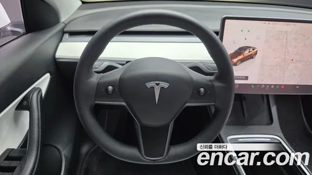 Tesla Model Y — Фото автомобиля 16