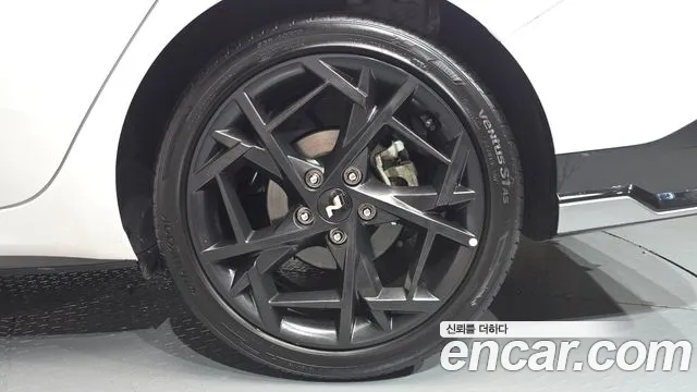 Hyundai AVANTE Новый Avante (CN7) — Фото автомобиля 18