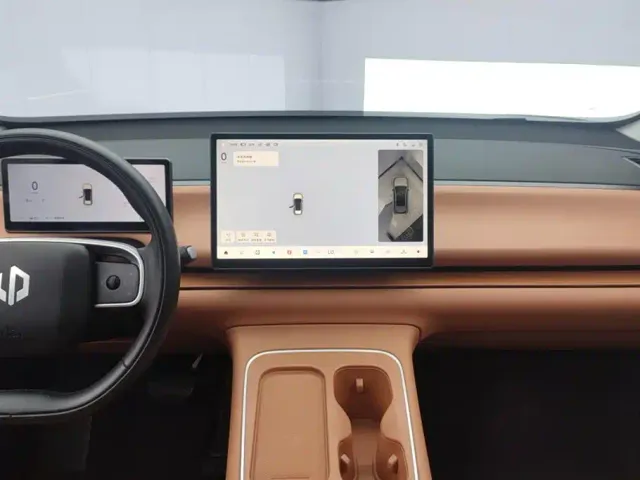 Leapmotor C10 — Фото автомобиля 13