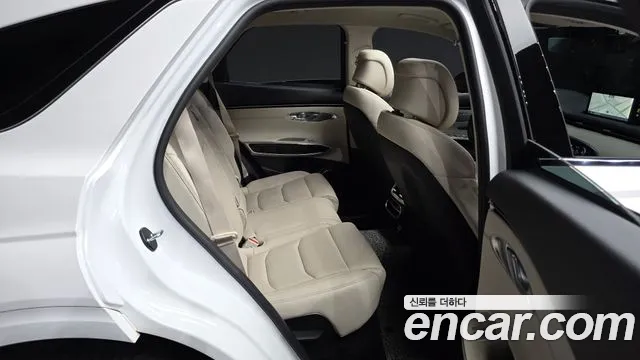 Genesis GV70 2.5T Бензин AWD — Фото автомобиля 12