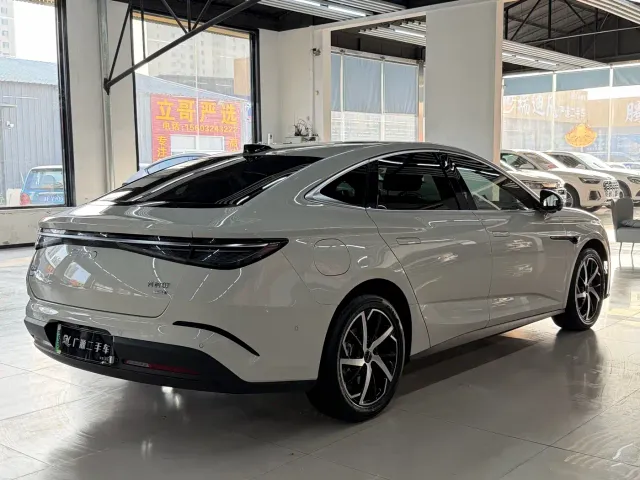 BYD Seal 07 DM-i — Фото автомобиля 4