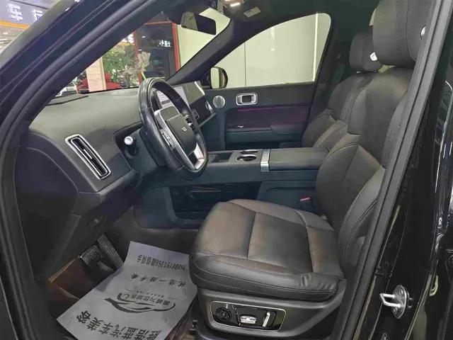 Li Auto L8 — Фото автомобиля 4