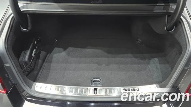 Genesis G90 — Фото автомобиля 23