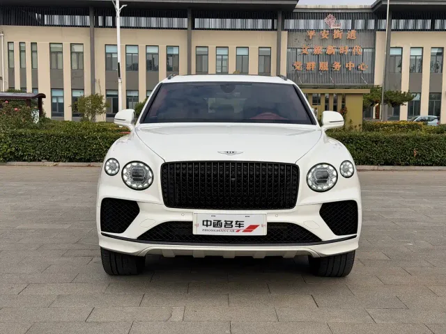 Bentley Bentayga — Фото автомобиля 2
