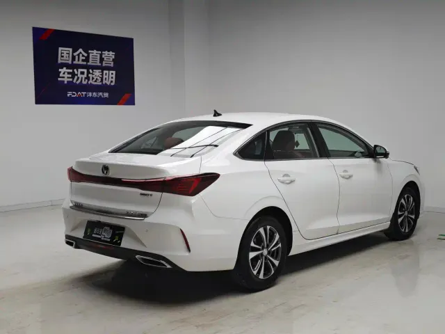 Changan Eado — Фото автомобиля 4