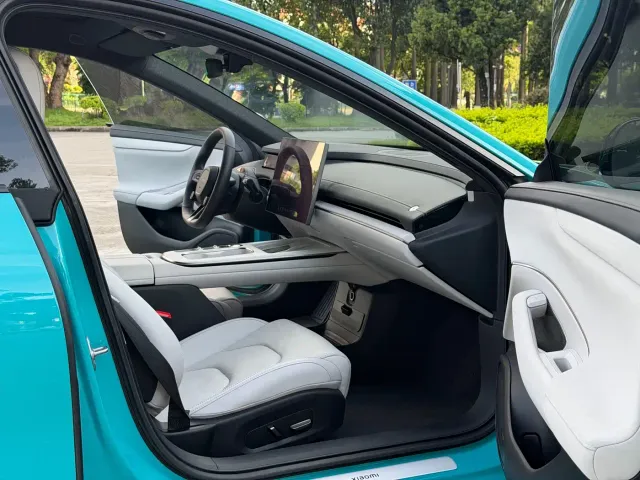 Xiaomi SU7 — Фото автомобиля 14
