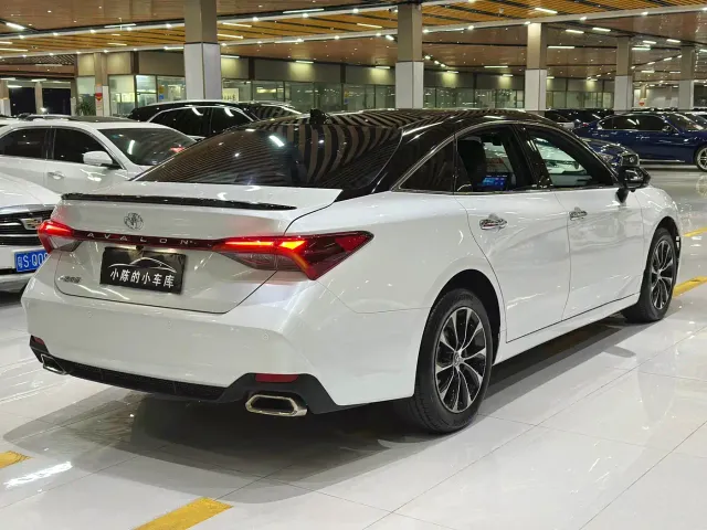 Toyota Avalon — Фото автомобиля 9