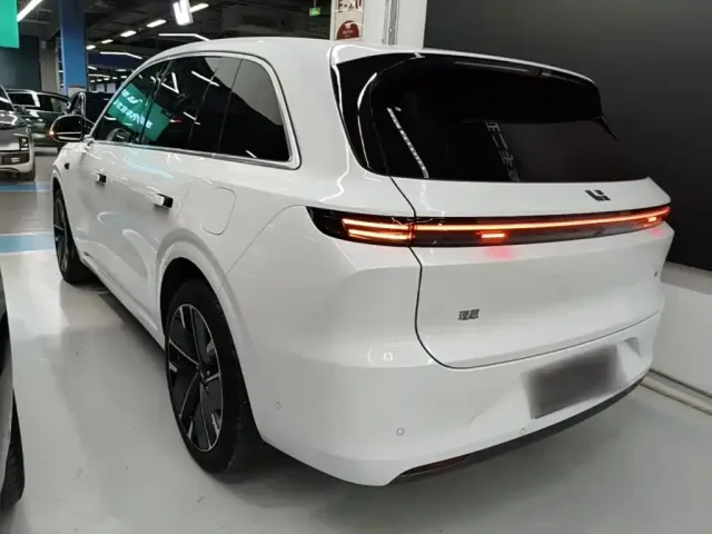 Li Auto L6 — Фото автомобиля 4