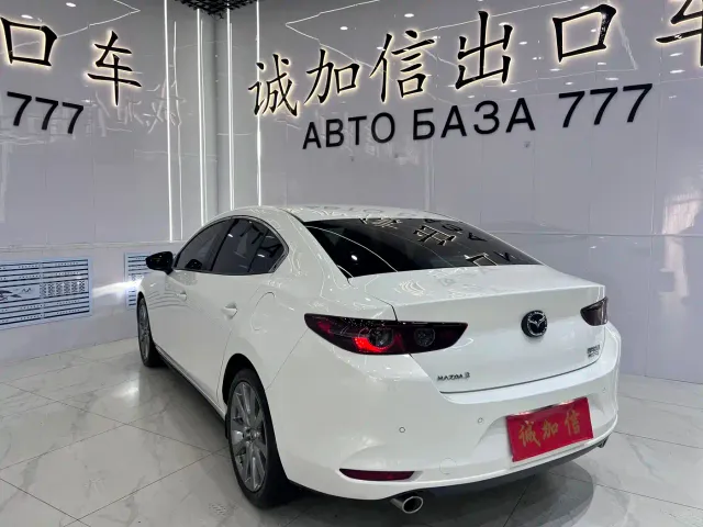 Mazda Axela — Фото автомобиля 6