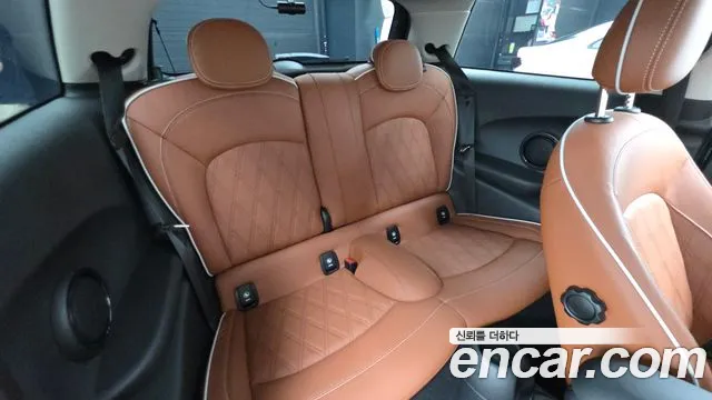 Mini Cooper — Фото автомобиля 11