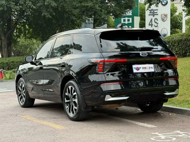 Ford Edge — Фото автомобиля 4