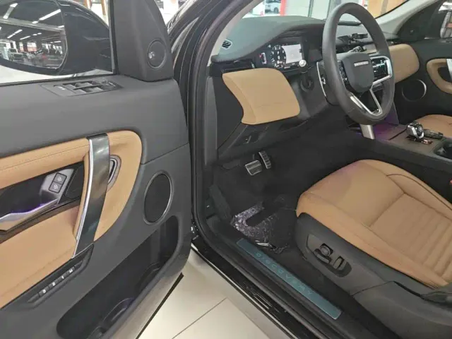 Land Rover Discovery Sport — Фото автомобиля 15