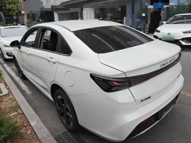 BAIC Beijing EU5 PLUS — Фото автомобиля 4