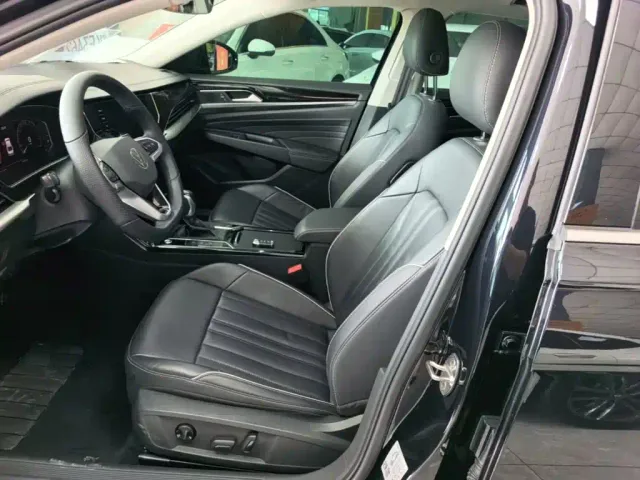 Volkswagen Passat — Фото автомобиля 14