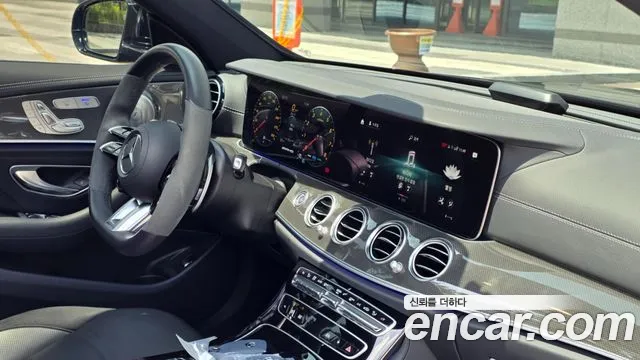 Mercedes-Benz E-Class — Фото автомобиля 8
