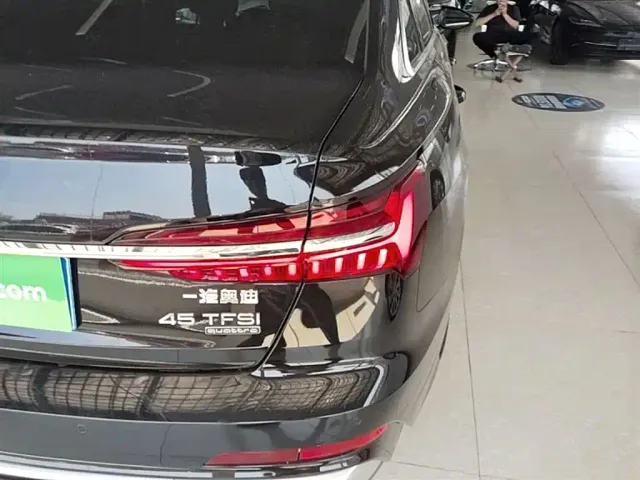 Audi A6L — Фото автомобиля 7