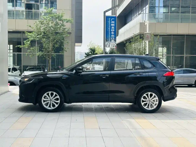 Toyota Frontlander — Фото автомобиля 4