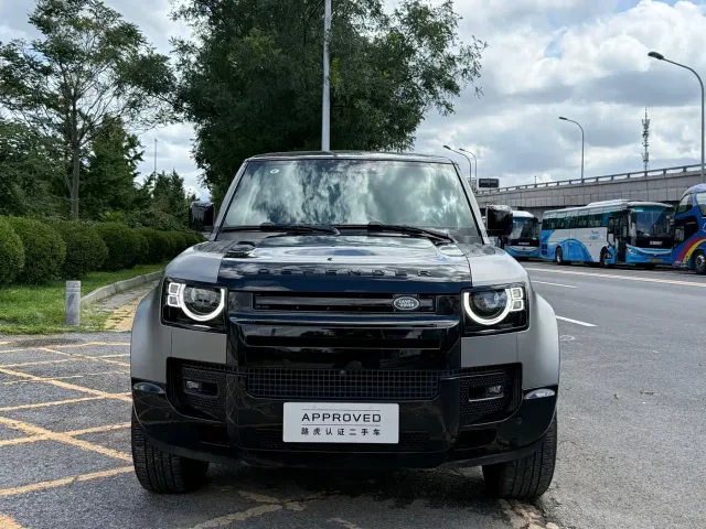 Land Rover Defender — Фото автомобиля 2