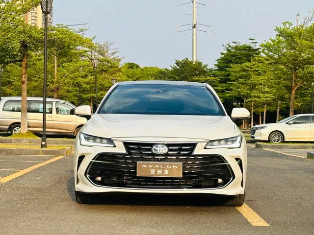 Toyota Avalon — Фото автомобиля 2