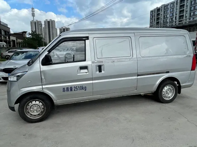 Wuling EV50 — Фото автомобиля 6