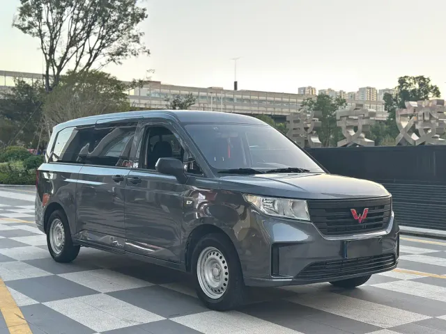 Wuling Zhengcheng — Фото автомобиля 3