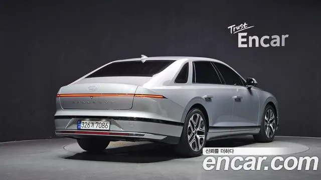 Hyundai Grandeur Grandeur (GN7) 2.5 Бензин 2WD — Фото автомобиля 2