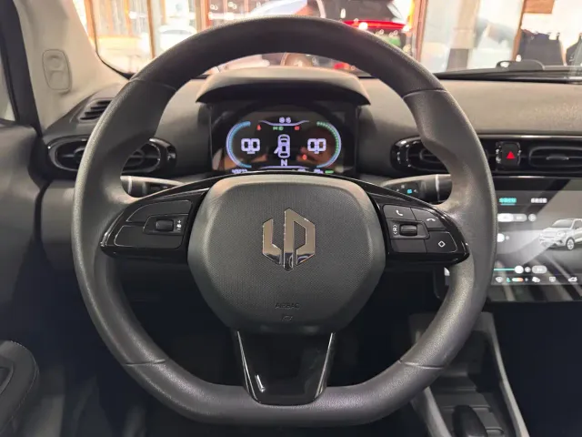 Leapmotor T03 — Фото автомобиля 12