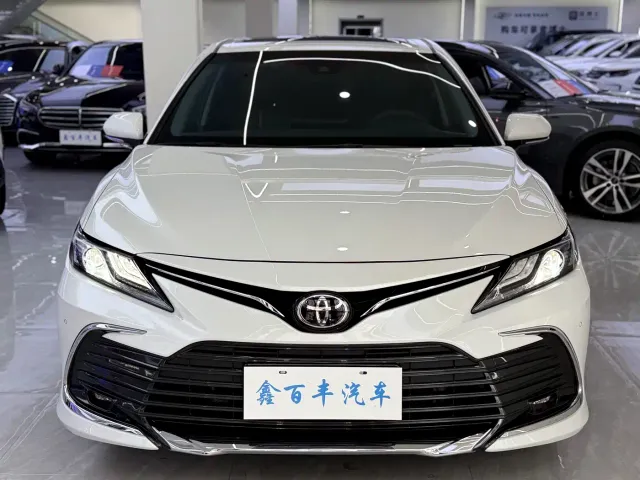 Toyota Camry — Фото автомобиля 2
