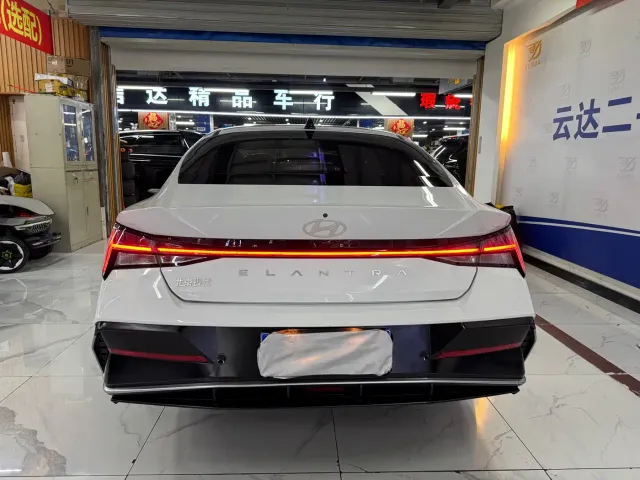 Hyundai Elantra — Фото автомобиля 13