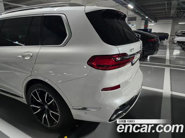 BMW X7 — Фото автомобиля 2