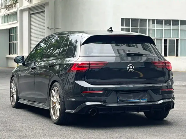 Volkswagen Golf — Фото автомобиля 15