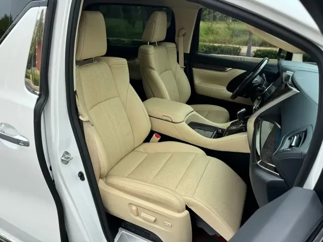 Toyota Vellfire — Фото автомобиля 9