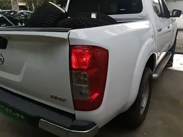 Nissan Navara — Фото автомобиля 7