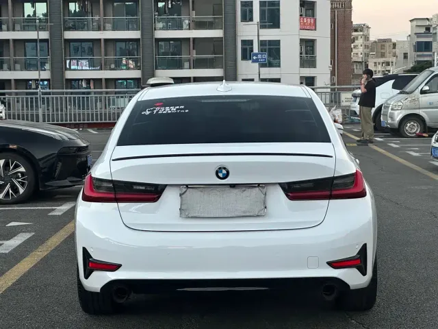 BMW 3 Series — Фото автомобиля 5