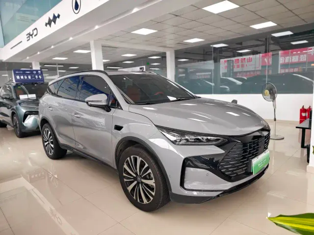BYD Tang — Фото автомобиля 3