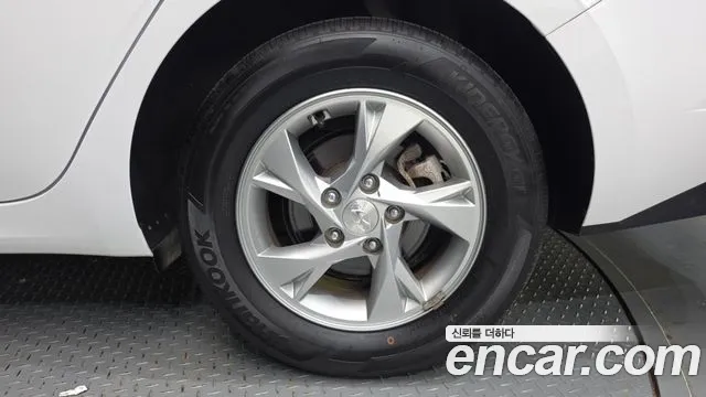 Hyundai AVANTE Avante (CN7) — Фото автомобиля 20