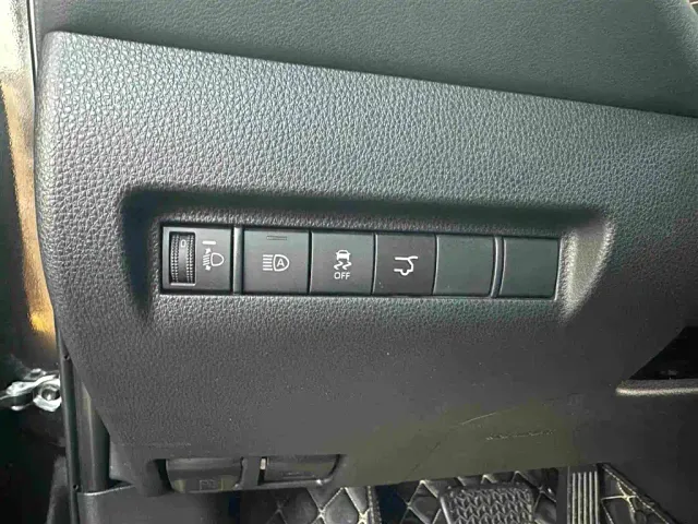 Toyota Harrier — Фото автомобиля 12