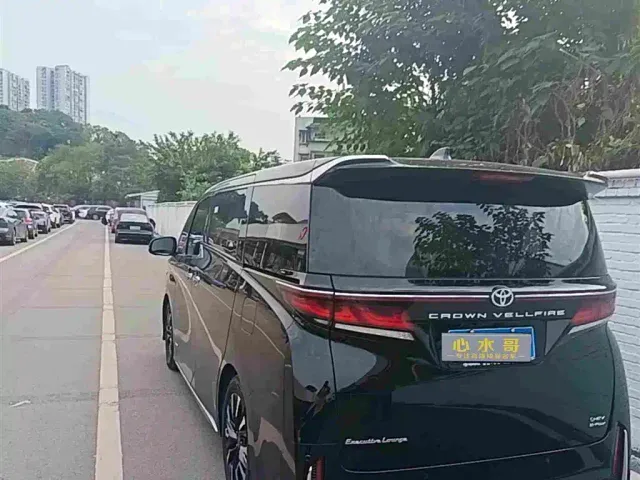 Toyota Vellfire — Фото автомобиля 5