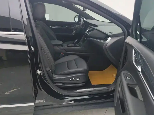 Cadillac XT5 — Фото автомобиля 8