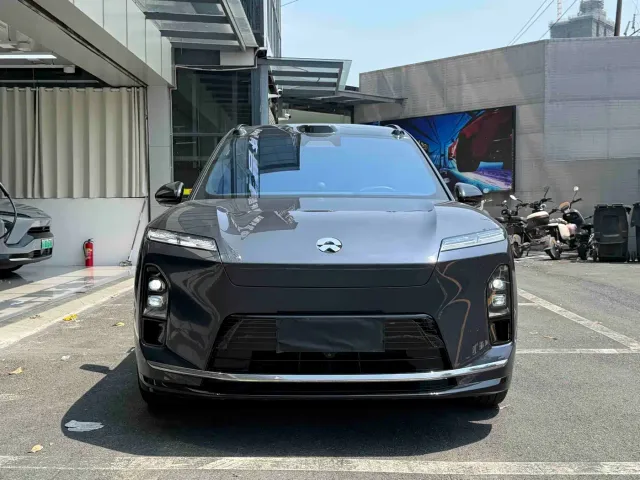 Nio ES8 — Фото автомобиля 3