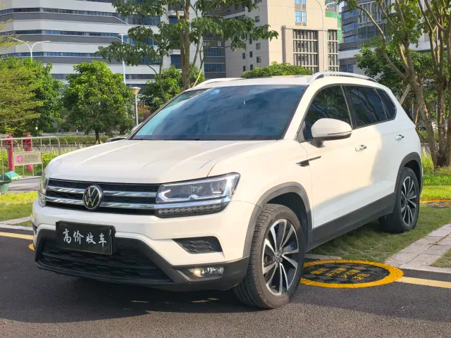 Фотография автомобиля — Volkswagen Tharu
