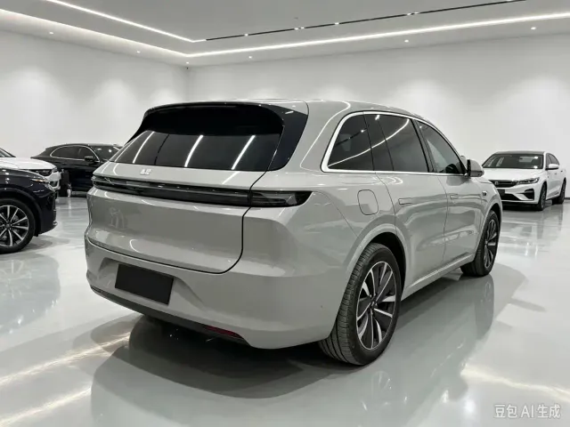 Li Auto L6 — Фото автомобиля 7