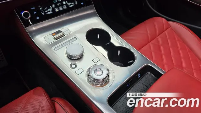 Genesis GV70 — Фото автомобиля 12