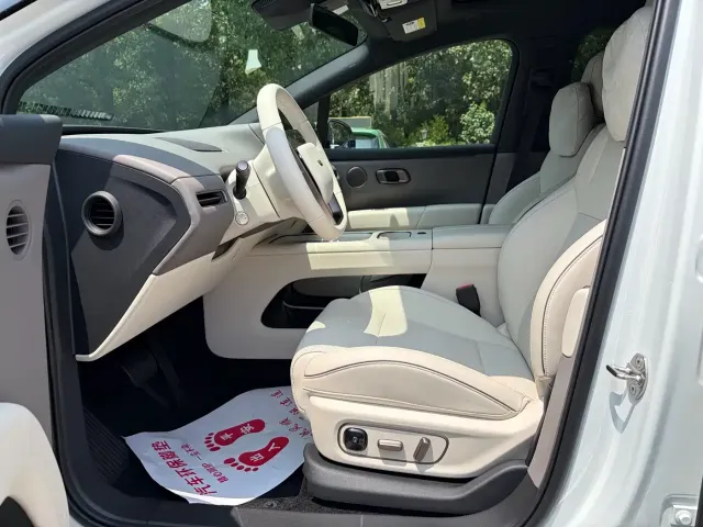Li Auto i6 — Фото автомобиля 3