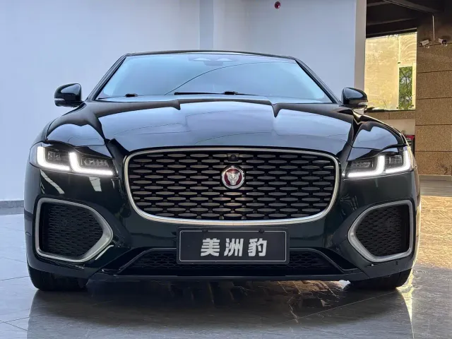 Jaguar XFL — Фото автомобиля 2