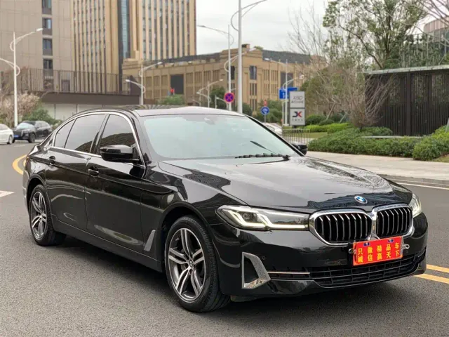 BMW 5 Series — Фото автомобиля 3
