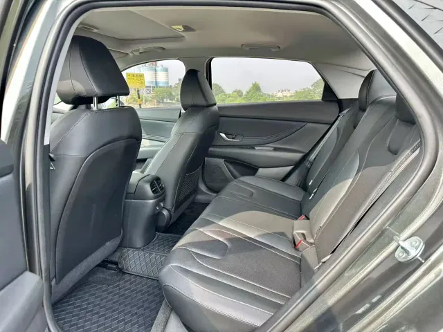 Hyundai Elantra — Фото автомобиля 6