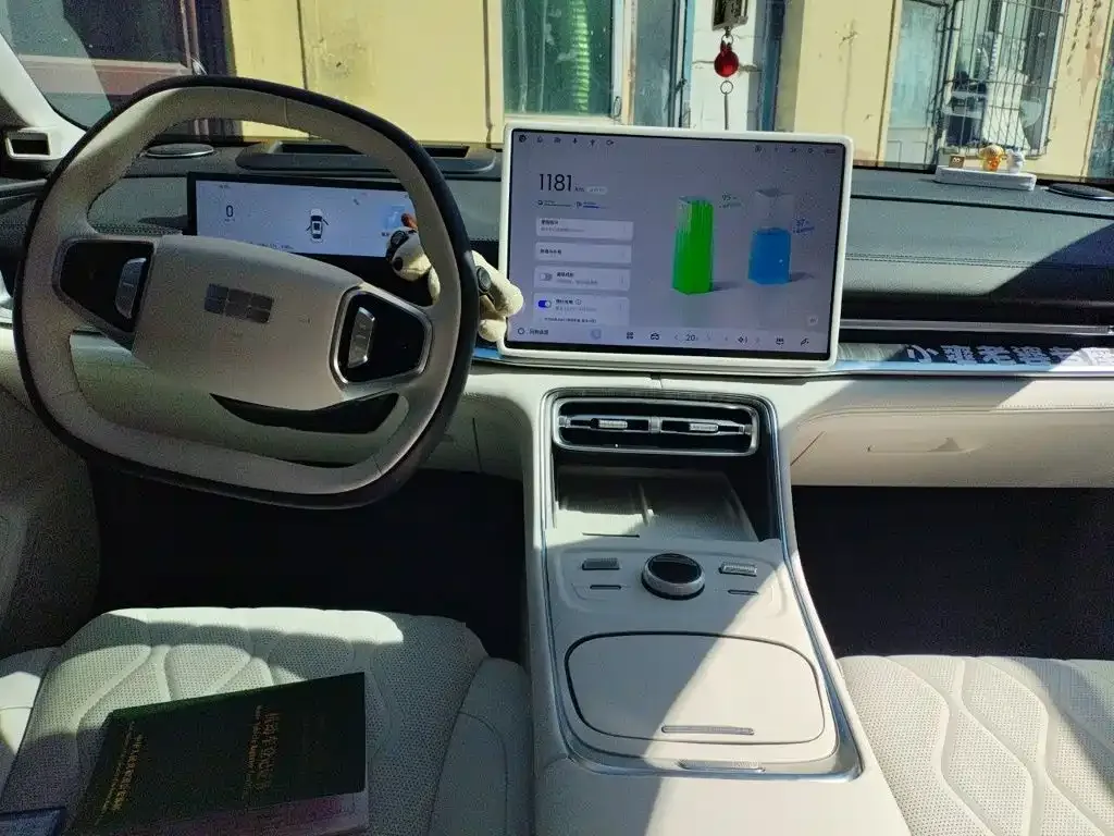 Geely Galaxy Galaxy A7 2025 EM-i — Фото автомобиля 5